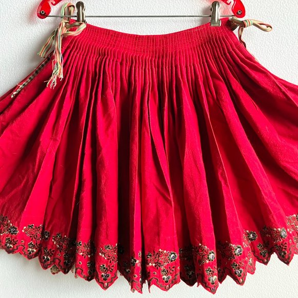 Cuenca Ecuador Traditional Folk Skirt Red Embroidered Pleated Wool - Picture 1 of 14